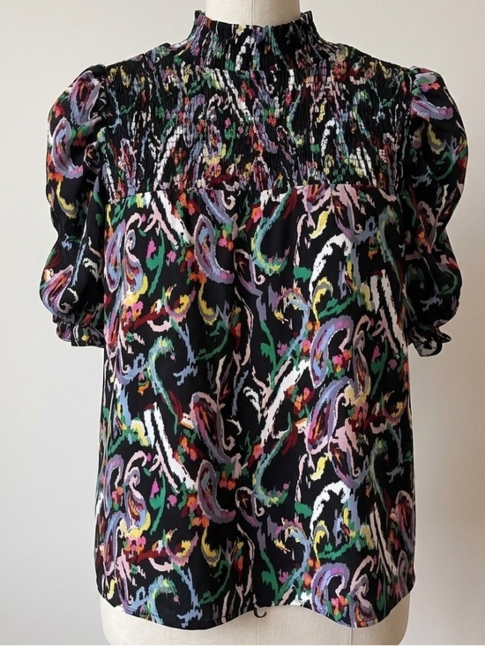 THML Women's Black Multi-Color Smocked Yoke Puff Sleeve Top, Size Small.